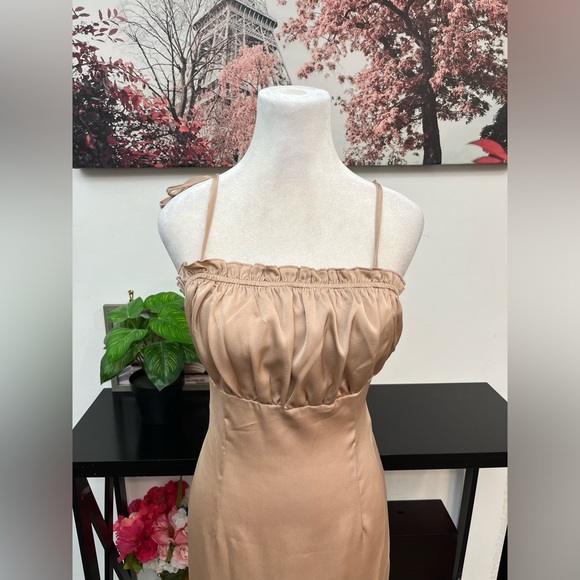 Fashion Nova Women Satin Mini Dress Tie Spaghetti Straps Size M Ruched Bust - Picture 2 of 13